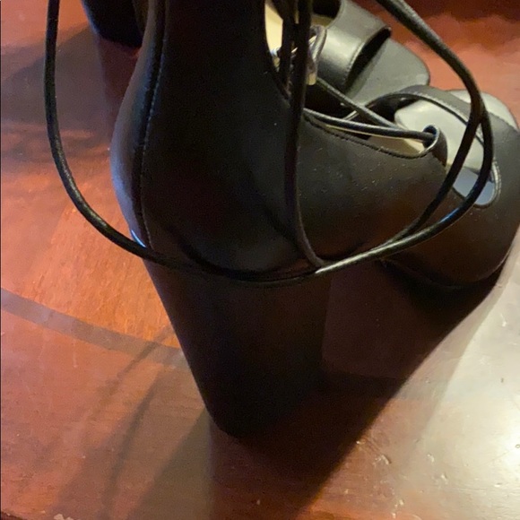 Shoes - Picture 2 of 9